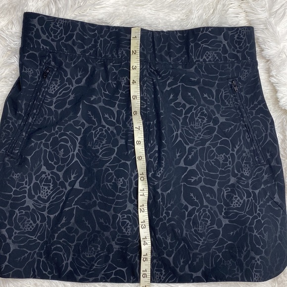 Orvis Pull-On embossed travel skort - Picture 7 of 10